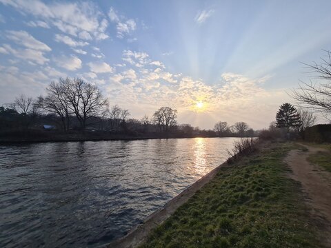 der sch&ouml;ne Britzer Zwerkanal beim Sonnenuntergang, in Berlin Treptow