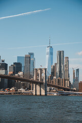 Fototapeta premium Blick auf die Brooklyn Bridge mit Manhattan Skyline m Hintergrund, New York, United States of America 