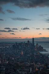 Skyline von New York City bei Sonnenuntergang