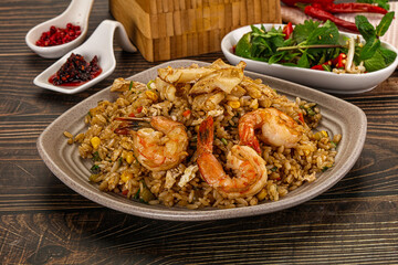 Vietnamese fried rice with prawn and squid Kom Ran