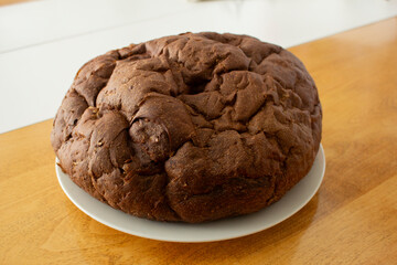 A view of a pumpernickel loaf.