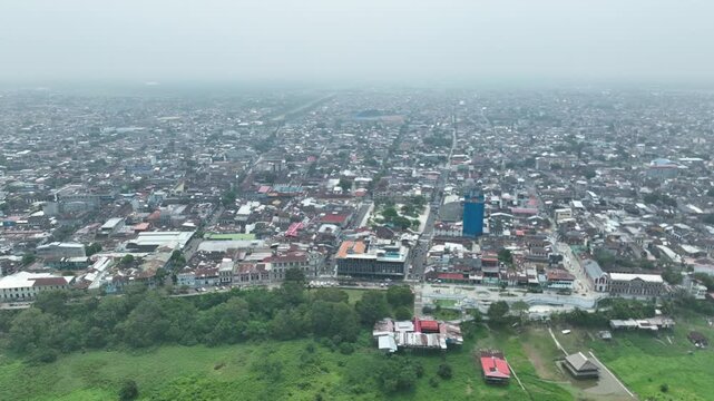 IQUITOS PERU AMAZONAS RIO CIUDAD SELVA