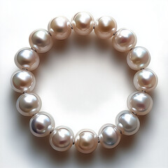 Obraz premium Realistic vintage pearl necklace. Hand drawn watercolor illustration on white background