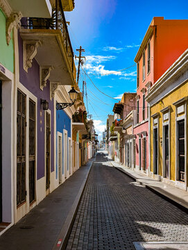narrow street in old san juan