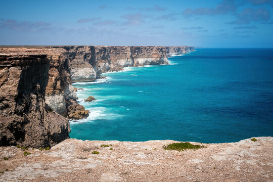 bunda cliffs on the nullarbor in south australia
