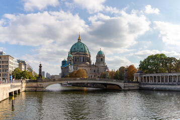 Fototapeta premium Berlin Cathedral and Friedrichs Bridge