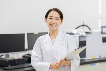 研究室　開発　実験室　臨床検査　バイオテクノロジー　新薬