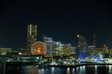 東京湾から眺める美しい横浜みなとみらいの夜景。

東海汽船東京湾〜伊豆諸島航路のさるびあ丸船上にて。
2024
