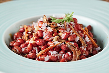 Fried peanuts with dried fish