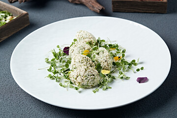 Toona sinensis sprouts with tofu