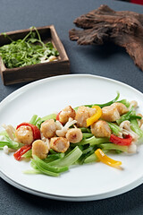 Stir-fried scallops with Chinese kale, bell pepper and lily bulb