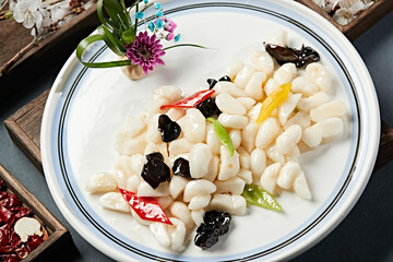 Lotus Pond Moonlight Colored Pepper, Fungus, Stir-fried Water Chestnuts and Water Chestnuts