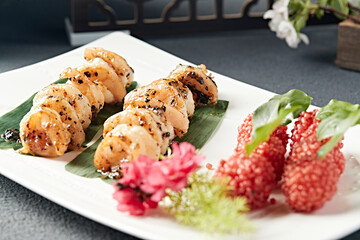 Sea prawns cooked in perilla sauce, deep-fried lychee shrimp balls