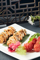 Sea prawns cooked in perilla sauce, deep-fried lychee shrimp balls