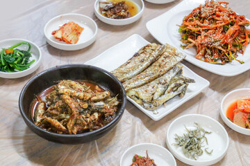 멸치조림과 멸치쌈밥
