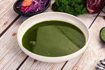 Vegan green cream spinach soup