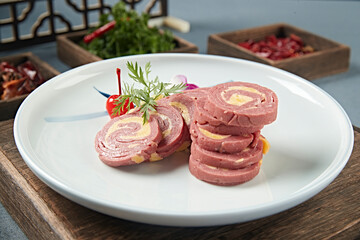 Ham and Egg Roll Slices