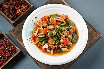 Braised scallops with bell pepper, okra, seafood and mushrooms