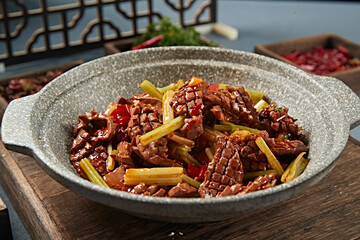 Hunan cuisine stir-fried kidney with chopped pepper and celery