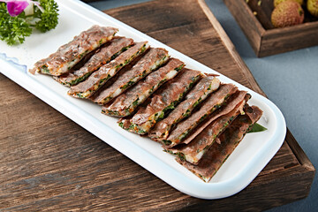 Hong Kong-style crispy chive shrimp cakes
