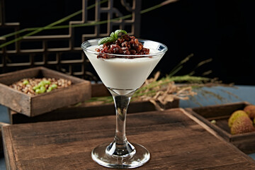 Delicious yogurt red bean pudding