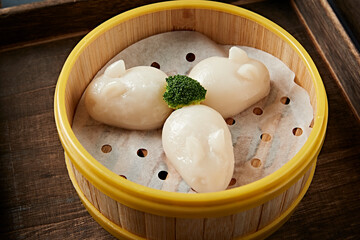 Hong Kong style tea set steamed rabbit crystal shrimp dumplings