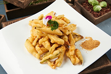Delicious fried fresh daylily