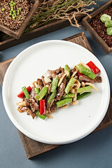 Stir-fried beef tenderloin with pepper, seafood and mushroom