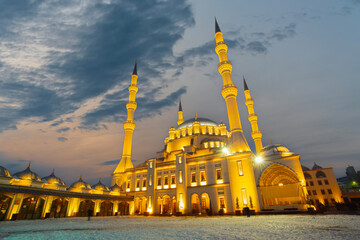 Kırıkkale Nur Mosque is a mosque located in Kırıkkale.