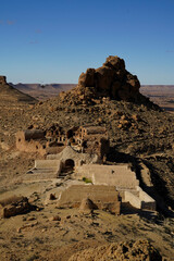 Ksar Ouled Mehdi, tipico villaggio fortificato Berbero composto da granai e abitazioni costruiti...