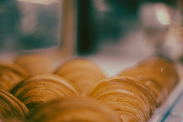  It can be used as the base for other dishes, such as croissant bread pudding or croissant French toast, adding a unique texture and flavor to these classic desserts.The croissant has transcended