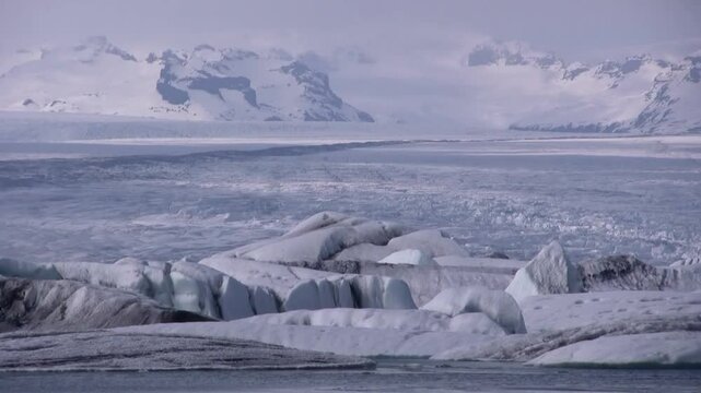 Gletscherlagune, Eissee mit Eisbergen, J&ouml;kuls&aacute;rl&oacute;n in Island