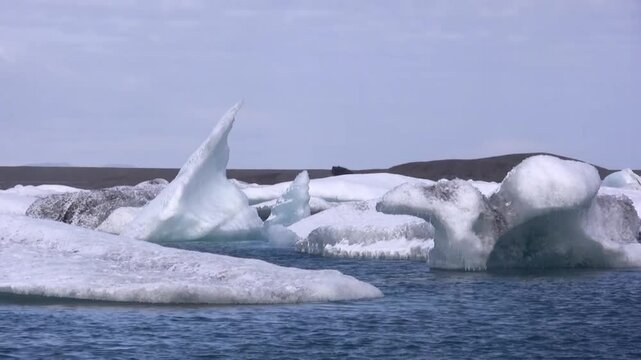 Gletscherlagune, Eissee mit Eisbergen, J&ouml;kuls&aacute;rl&oacute;n in Island