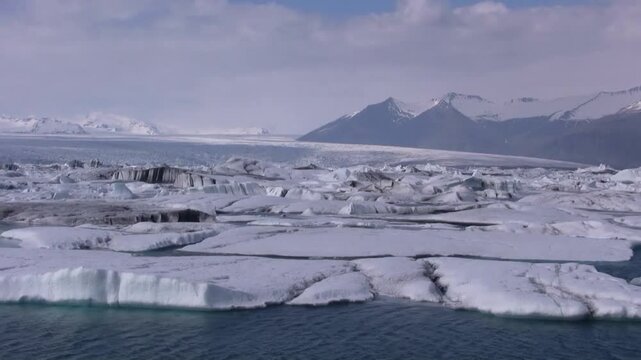 Gletscherlagune, Eissee mit Eisbergen, J&ouml;kuls&aacute;rl&oacute;n in Island