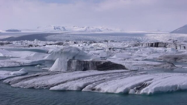 Gletscherlagune, Eissee mit Eisbergen, J&ouml;kuls&aacute;rl&oacute;n in Island