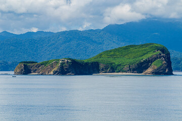 Vista desde ferry de Península de Nicoya, Costa Rica 