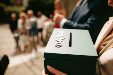 Gift envelope box for the bride and groom