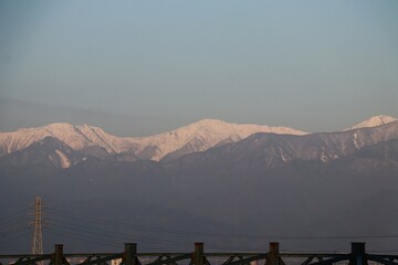 見つめる先にある山と山に見つめられる自分