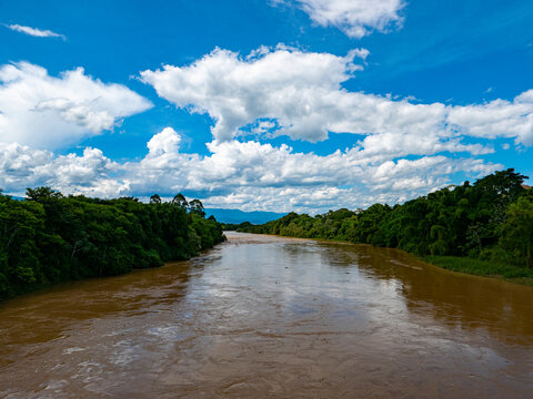 Rio Paraiba do Sul, Taubat&eacute;, S&atilde;o Paulo, Brasil