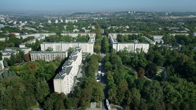 Krak&oacute;w, Nowa Huta, plac Centralny imienia Ronalda Regana. Socrealistyczny układ urbanistyczny. Polska
