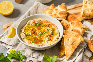 Homemade Creamy Mediterranea Chickpea Hummus