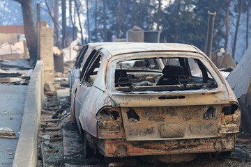 Palisades Wildfire Raging Through California&rsquo;s Coastal Landscape &ndash; Thick Smoke and Scorched Terrain in Los Angeles Wildfire Disaster