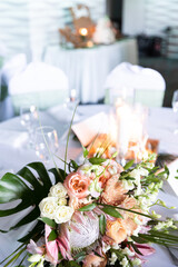 Beautiful decorations for wedding tables and wedding cake