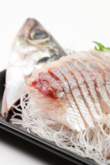 アジの刺身　姿盛り