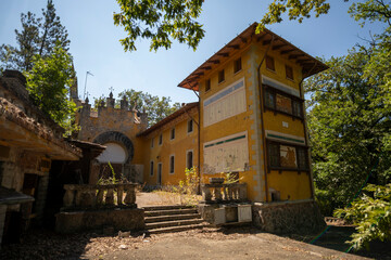 The Abandoned Historic Villa of an Artist in Northern Italy