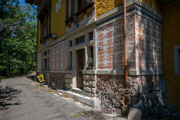 The Abandoned Historic Villa of an Artist in Northern Italy
