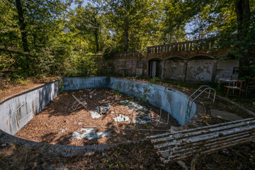 The Abandoned Historic Villa of an Artist in Northern Italy