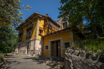 The Abandoned Historic Villa of an Artist in Northern Italy