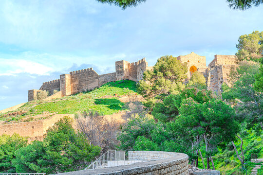 Antiguo e imponente castillo de Sagunto