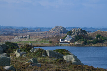 Joli paysage breton sur le site du gouffre à Plougrescant en Bretagne